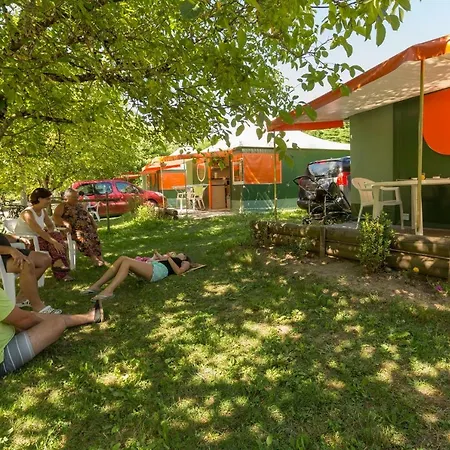 Camping La Plage Lot Vallee De La Dordogne Rocamadour Meyronne Exterior foto